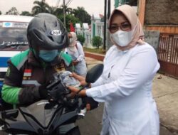 Bantu Satgas Covid-19, PIRA Kuningan Bagikan Masker dan Takjil