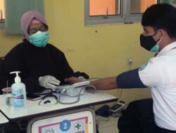 Pegawai BPJS Kesehatan Cirebon Divaksin Covid-19