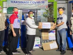 JNE dan Dompet Kemanusiaan Media Group Kirim Tabung Oksigen Gratis ke RSUD Bandung