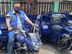 Hero Bagikan Sembako dan Motor Roda Tiga untuk Warga Cirebon