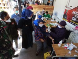 Ratusan Pelajar dan Mahasiswa Divaksin