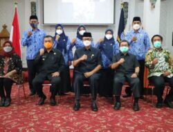 Wali Kota Cirebon Lantik 44 Guru Honorer Jadi PPPK