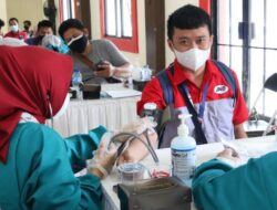 JNE Bandung Vaksinasi 5.800 Karyawan dan Masyarakat Umum