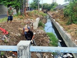 Minimalisasi Luapan Air, DPUTR Kota Cirebon Bangun Tanggul Sungai