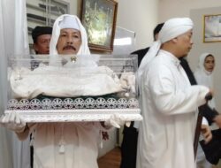 Kehadiran Rambut Nabi Muhammad di Kota Cirebon Disambut Antusias Masyarakat