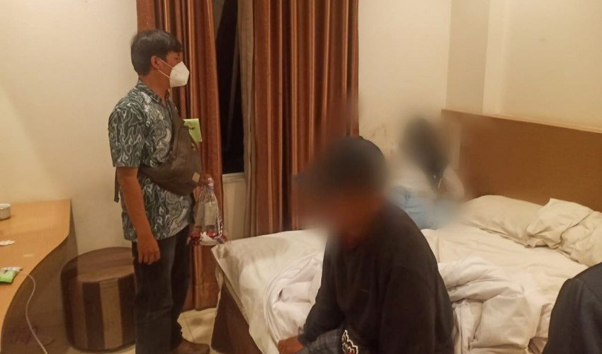 Anak di Bawah Umur Terjaring Razia Prostitusi Online Cirebon