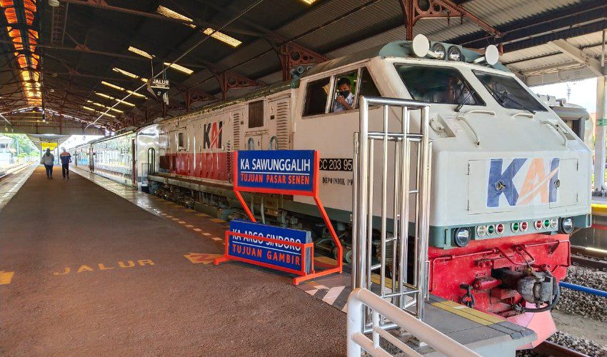 Aturan Terbaru Naik KA, Boleh Buka Puasa di Kereta