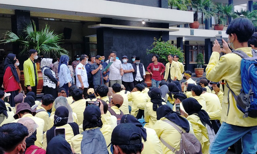 Demo Mahasiswa di Kuningan Berlangsung Tertib