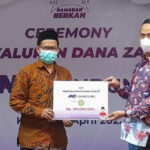 JNE Bandung Salurkan Dana Zakat Rp1 Miliar
