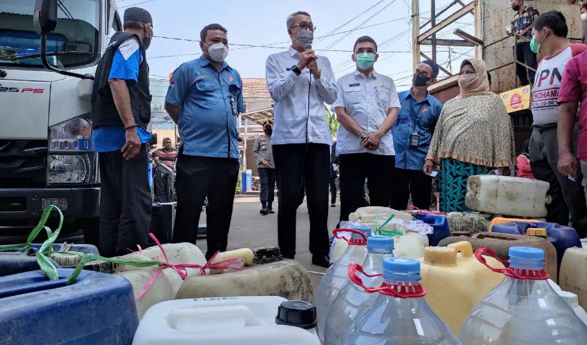 Pemkot Cirebon dan PPI Gelar Operasi Pasar Minyak Goreng