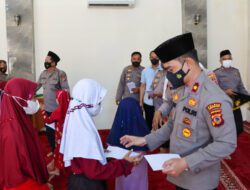 Polres Cirebon Kota Santuni Puluhan Anak Yatim