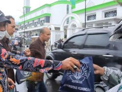 Uniku Berbagi Tebar Ribuan Paket Takjil