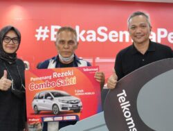 Warga Depok Dapat Hadiah Mobil dari Telkomsel