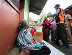 BPBD Kota Cirebon Beri Bantuan Kepada Korban Banjir Rob