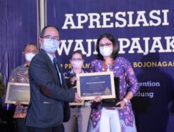 JNE Raih Penghargaan Pemenuhan Kewajiban Pajak  