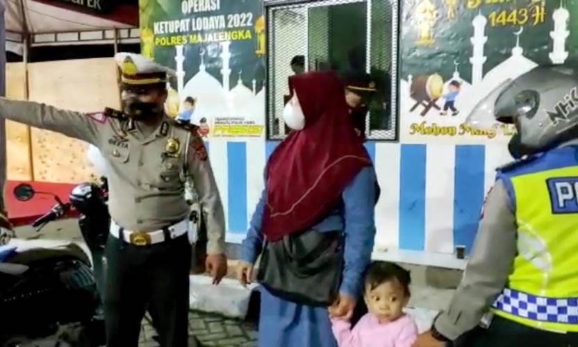 Pemudik Ketinggalan Bus di Rest Area Tol Cipali