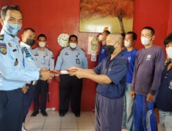 Sembilan Warga Binaan Lapas Narkotika Cirebon Dapat Remisi Waisak