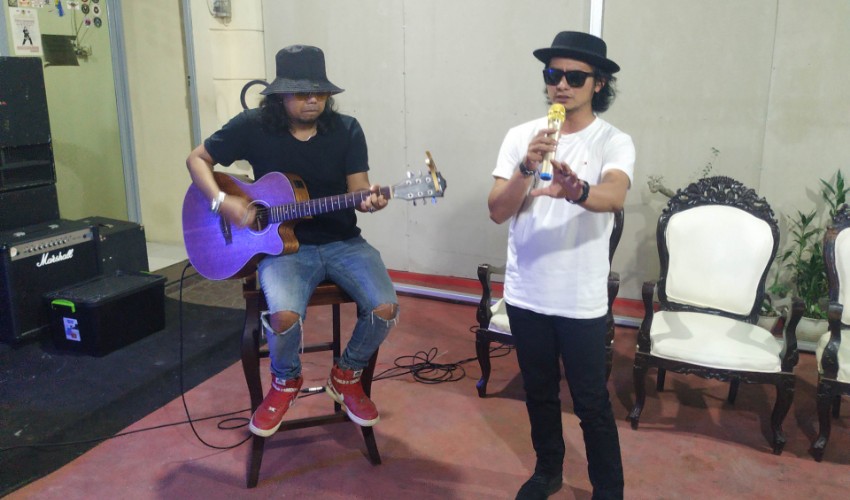 Amora Band