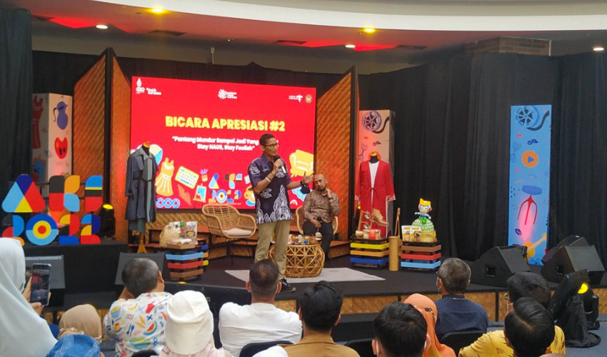 Kunjungi Cirebon, Sandiaga Uno Kobarkan Semangat UMKM Kreatif