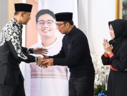 Takziah, AHY Beri Semangat Ridwan Kamil dan Atalia