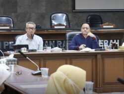 Pansus DPRD Menerima Paparan LKPj Walikota Cirebon dari Tim Asistensi Pemkot Cirebon