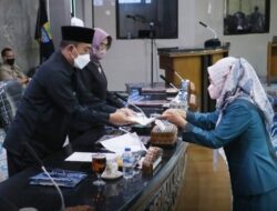 DPRD Terima Nota Pengantar Empat Raperda dari Pemkot Cirebon