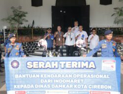 Damkar Dapat CSR 2 Unit Motor dari Indomaret