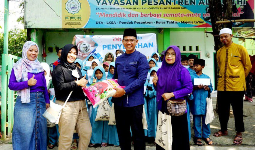CSB Mall Serahkan Bantuan kepada 10 Pesantren dan Panti Asuhan