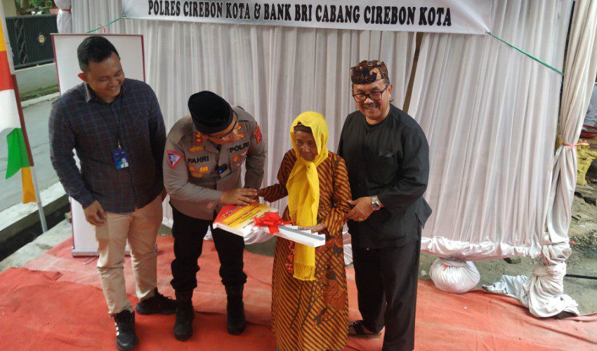 Kapolres Cirebon Kota Resmikan Delapan Bantuan Rutilahu