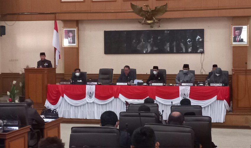 Pemkab dan DPRD Majalengka Sepakati KUA PPAS APBD 2023