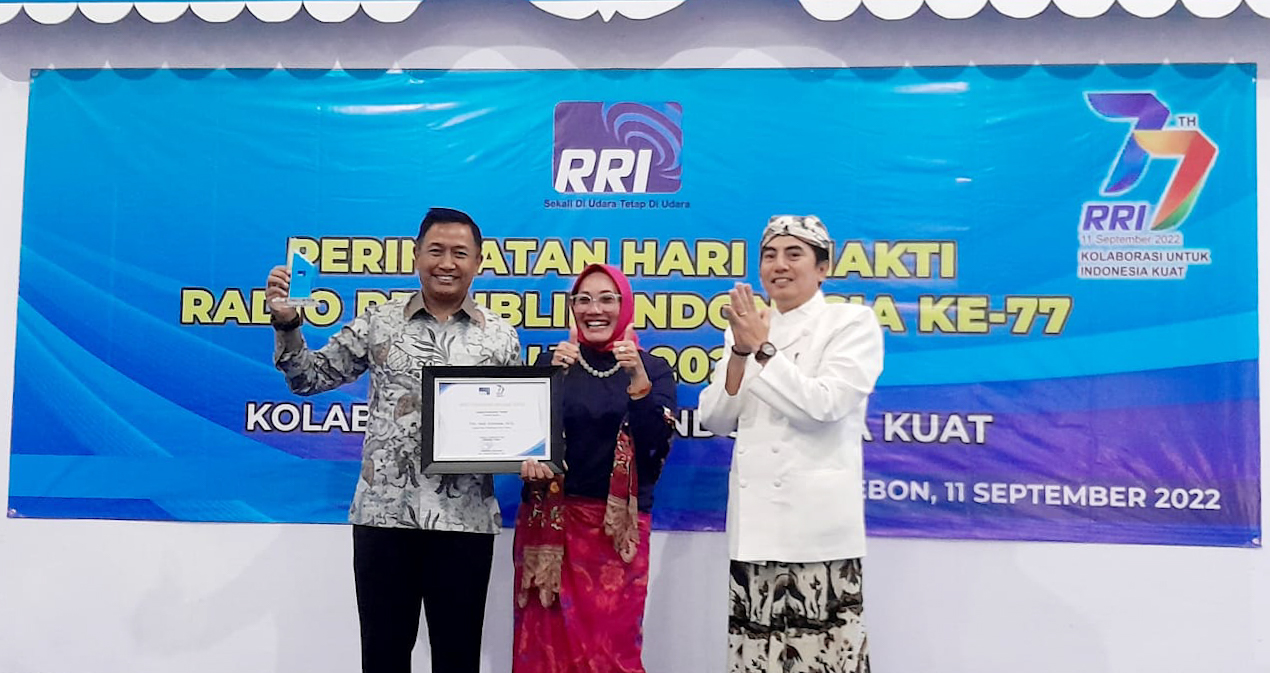RRI Cirebon Bagikan Penghargaan pada Hari Bhakti Radio ke-77