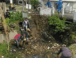 DPUTR Kota Cirebon Normalisasi Sungai Sijarak
