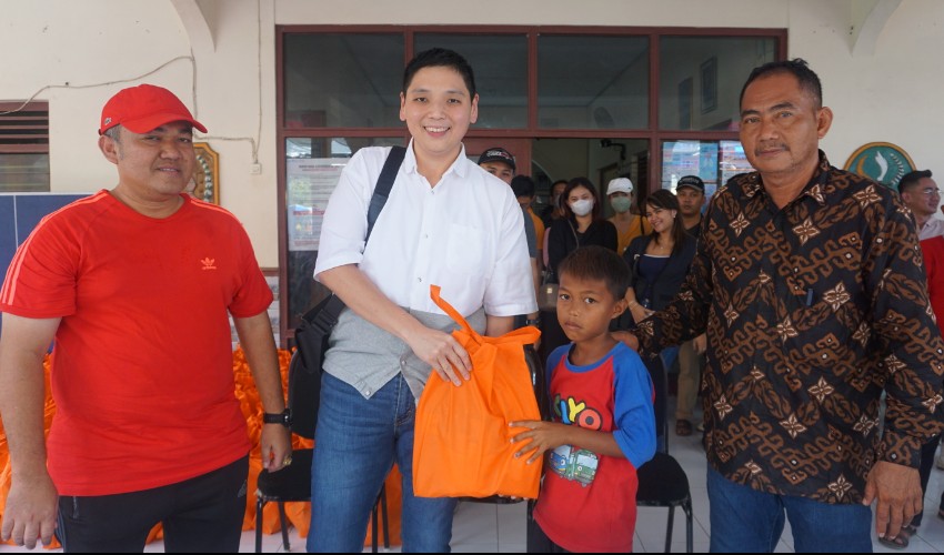 EWF Cirebon Rayakan Ultah ke-2 dengan Berbagi