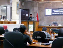 Walikota Cirebon Sentil Kepala Dinas Tak Hadiri Paripurna DPRD