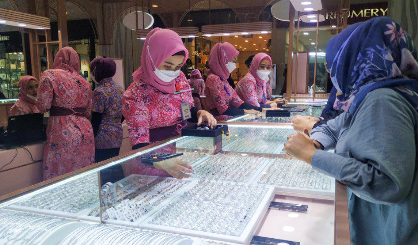 Semar Group Gelar Pameran Perhiasan di CSB Mall Cirebon