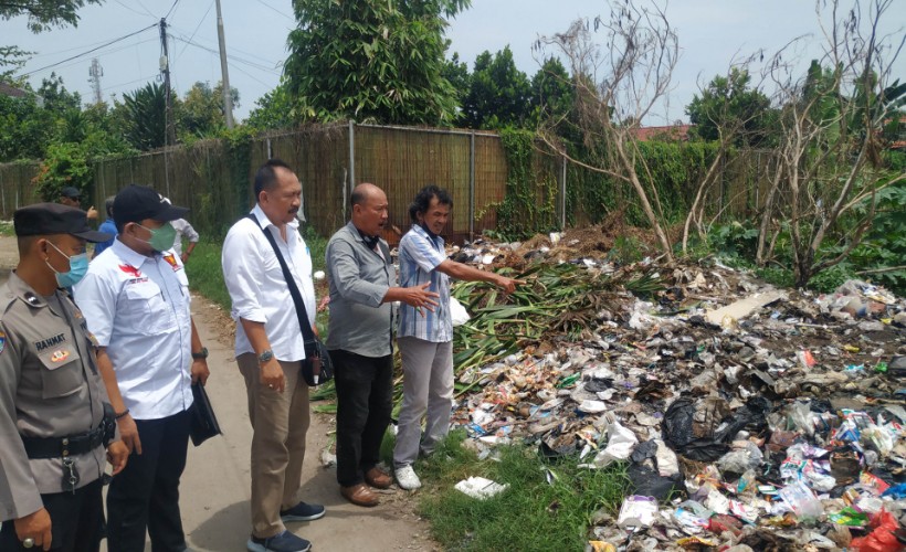 Reses, Hendi Nurhudaya Soroti Tumpukan Sampah di Suryadinaya