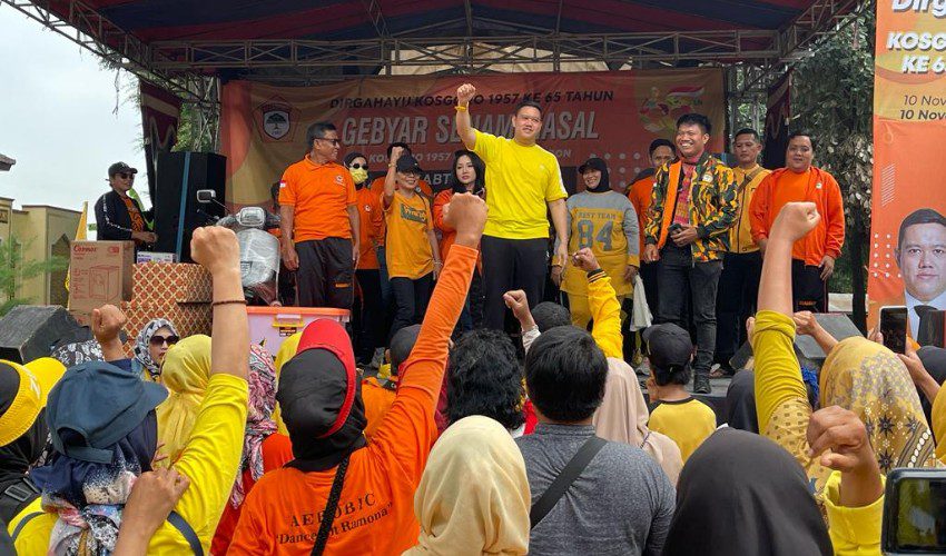 Ribuan Warga Kabupaten Cirebon Ikuti Senam HUT ke-65 Kosgoro 1957
