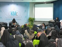 Muhasabah Akhir Tahun, Kajian Milenial Cirebon Datangkan Umi Pipik