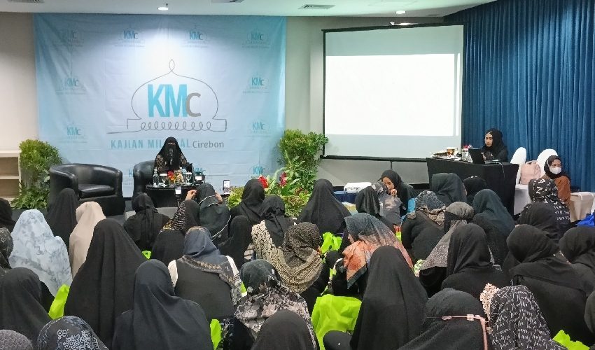 Muhasabah Akhir Tahun, Kajian Milenial Cirebon Datangkan Umi Pipik