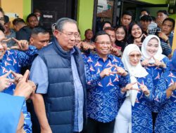 SBY Kepincut Nasi Jamblang