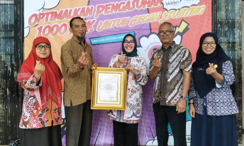 Turunkan Kasus Stunting, Pemkota Cirebon Dapat Penghargaan dari Pemprov Jabar