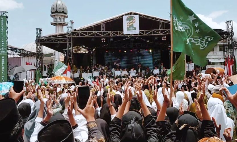 Peringatan Satu Abad NU, Haddad Alwi Hipnotis Ribuan Nahdliyin Majalengka