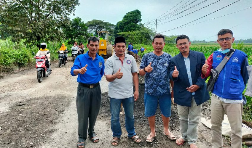 Herman Khaeron Beri Anggaran Stimulan Perbaikan Jalan Rusak