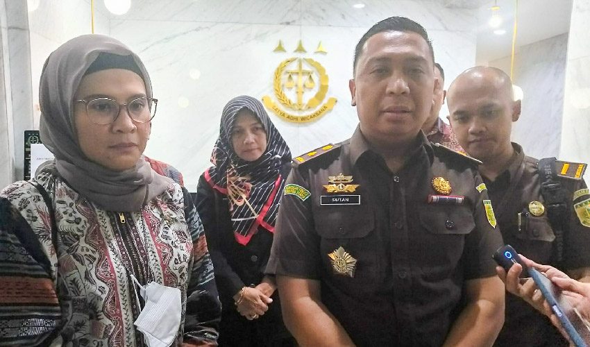 Kredit Macet BPR KR, Bupati Indramayu Serahkan Data Baru