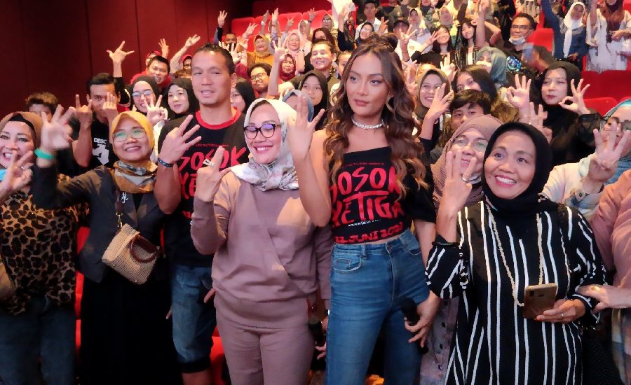 Bintang Film Sosok Ketiga Kunjungi XXI CSB Mall