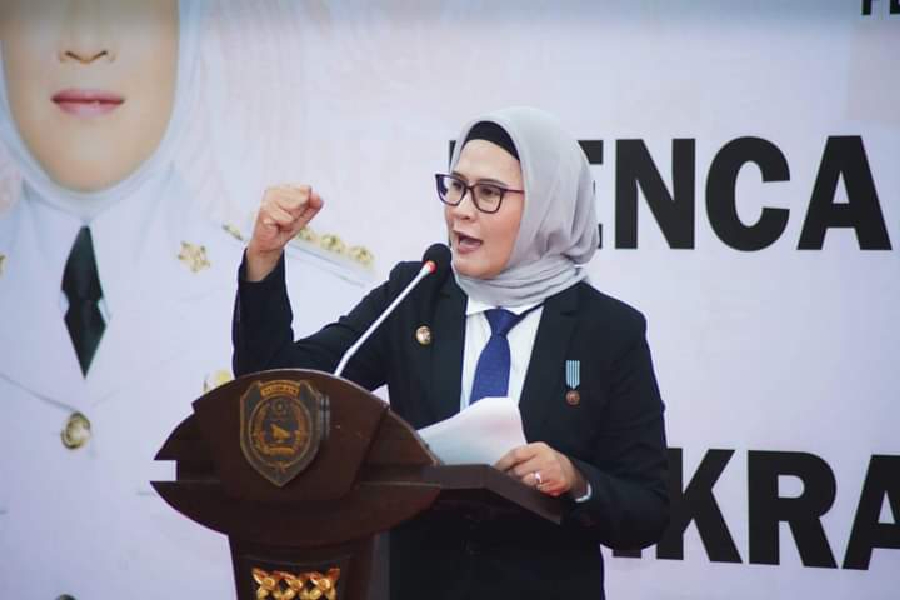 Bupati Indramayu Nina Agustina