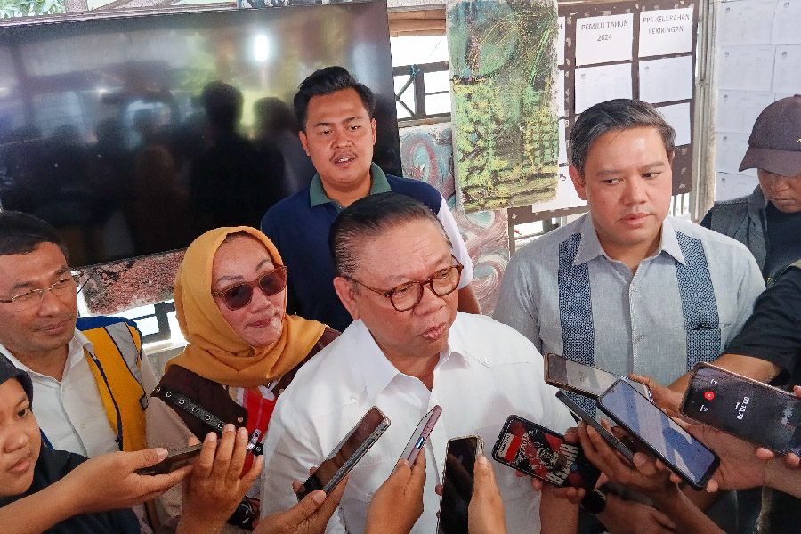 Agung Laksono Tinjau Titik Rawan Banjir di Pekiringan