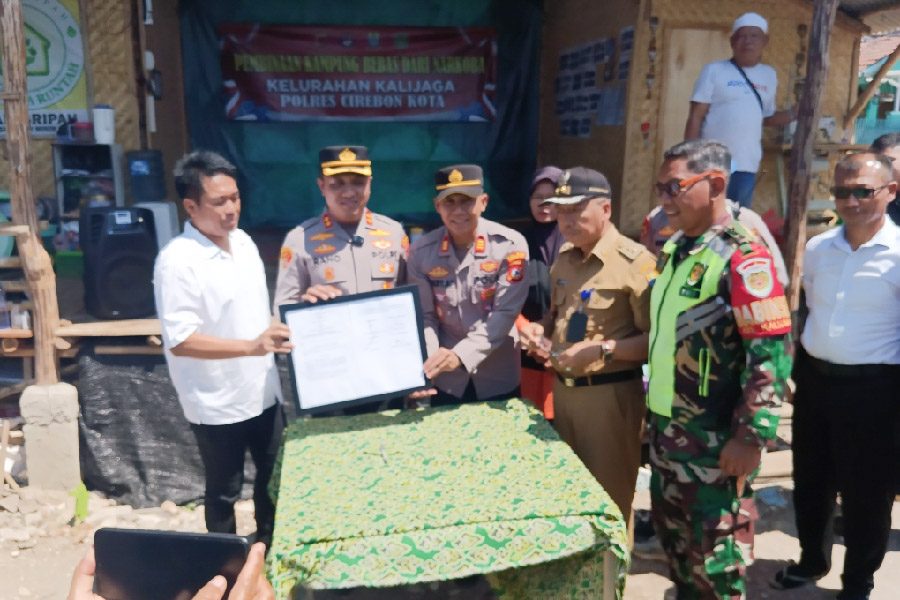 Kapolres Ciko Beri Bibit Ikan untuk Kampung Tangguh Bebas Narkoba