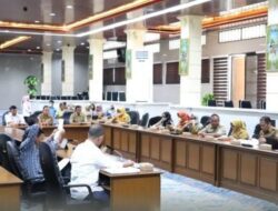 Pansus DPRD Intensif Bahas Raperda PDRD bersama Tim Asistensi