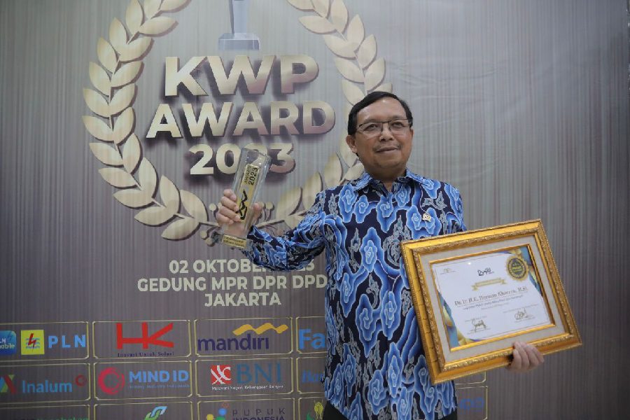 Herman Khaeron Raih Penghargaan Legislator Peduli UMKM